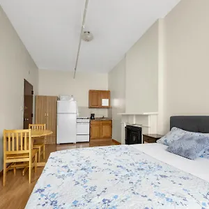 West 30th Street Hostel