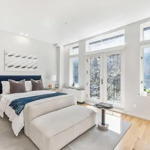 Apartment Studio W Charming Juliet Balcony In Upper East, New York